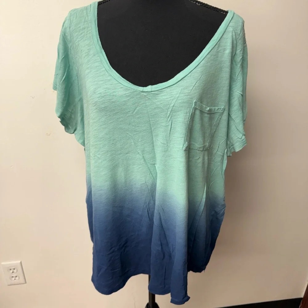 Torrid Teal and Navy Gradient Short Sleeve Top Size 3 - Picture 1 of 2